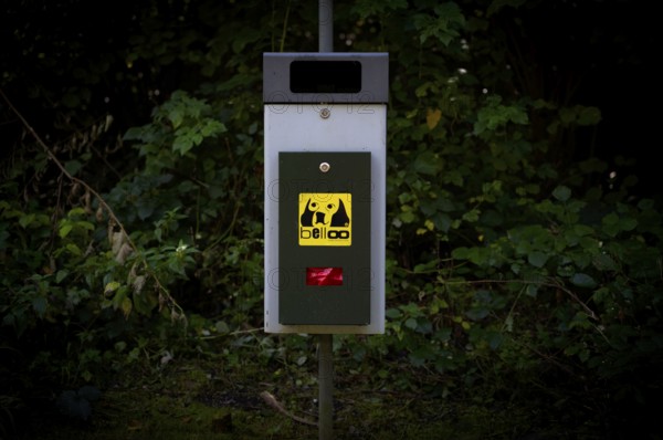 Belloo, belloo-combi-luca, logo, on dispenser for dog excrement bags, bag, bag dispenser for dog
