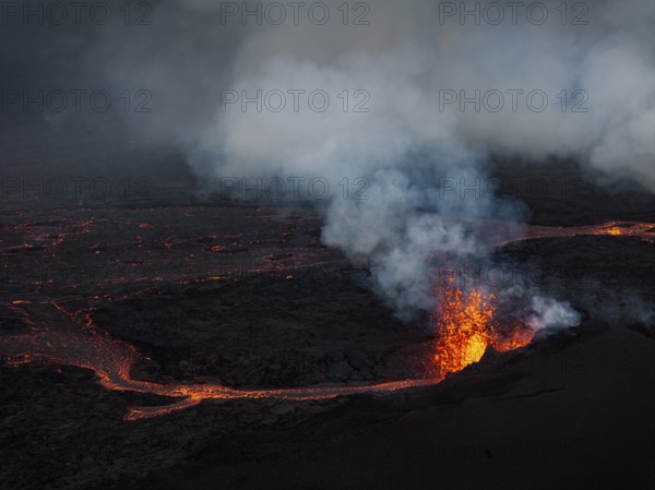Lava, volcanic eruption, volcano, ash cloud, aerial view, Sundhnúkur crater chain, July 2025,