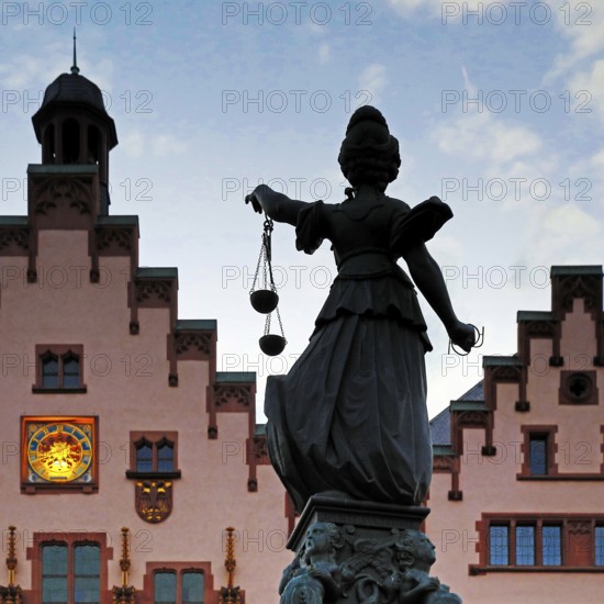 Justitia with scales, Fountain of Justice at the town hall in the evening, Römerberg, Old Town,