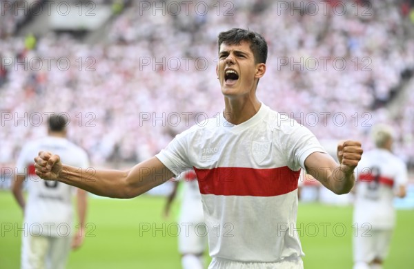 Goal celebration Jose Maria Chema Andres Baixauli VfB Stuttgart (30) Goal celebration Gesture