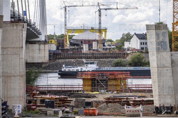 New construction of the second motorway bridge Neuenkamp of the A40, over the Rhine near Duisburg,