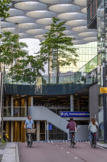 Entrance and exit to the central bicycle car park at Stationsplein, the largest bicycle car park in