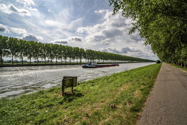 The Amsterdam-Rhine Canal, Amsterdam-Rijnkanaal, 72 km long, artificial waterway, connects the