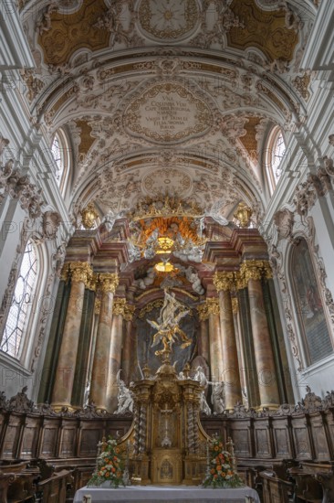 Chancel with the Assumption of Mary with the Apostles, a work by the Asam brothers built between