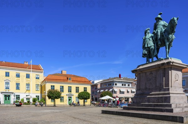 Equestrian statue of Karl X Gustav and statue of Erik Jonsson Count of Dahlberg by sculptor Theodor