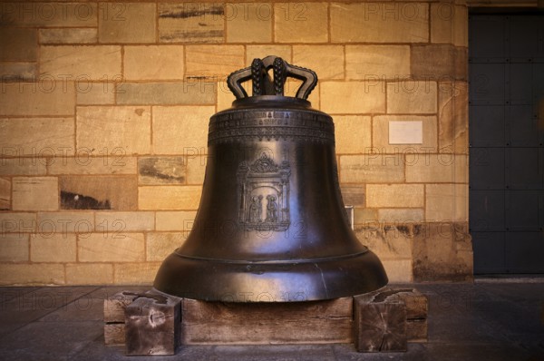 Osanna, large bell from the Neresheim monastery, bell founder Hans Rosenhart, inner courtyard, Old