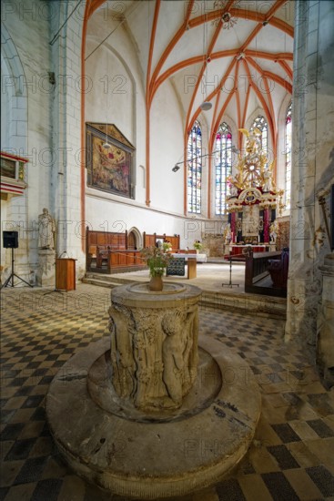 Protestant late Gothic St. Mary's Church, town church, with the altar from 1684, baptismal font,