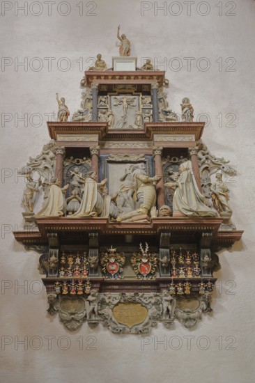 Aisle with monument to Bothmer with figures and decorations, Lower Saxon noble family, Stockem,