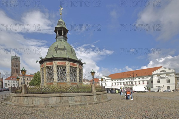 Renaissance water art with dome and classicist town hall, landmark, Marienkirchturm, Marienkirche,