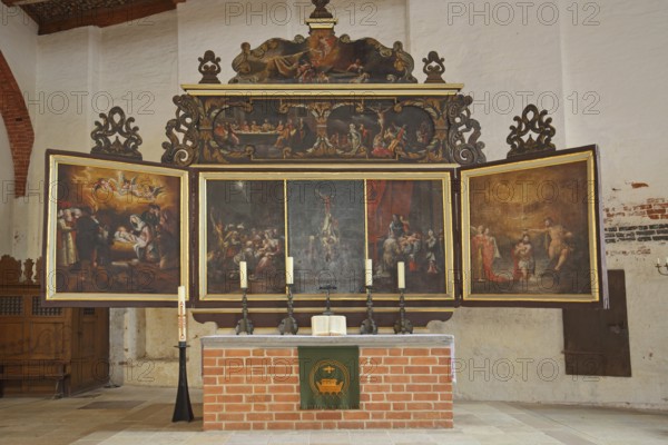 Gothic winged altar interior view, arts and crafts, painting, art, altar retable,