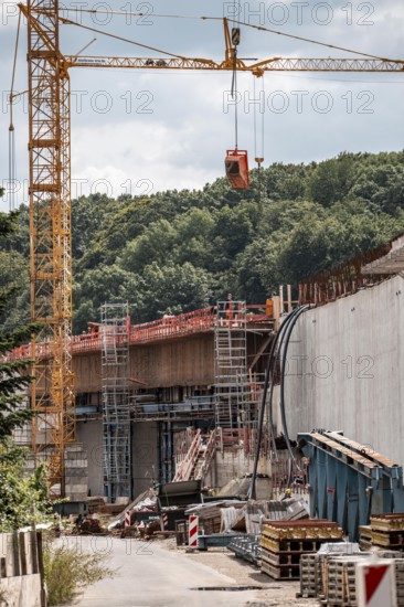 Major construction site at the Duisburg-Kaiserberg motorway junction, complete reconstruction and