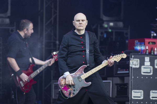 Billy Corgan (singer) and Jack Bates (bassist) from The Smashing Pumpkins live on The Aghori Tour