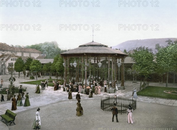 The healing spring in Bad Pyrmont in 1900, Lower Saxony, Germany, Historical, digitally restored