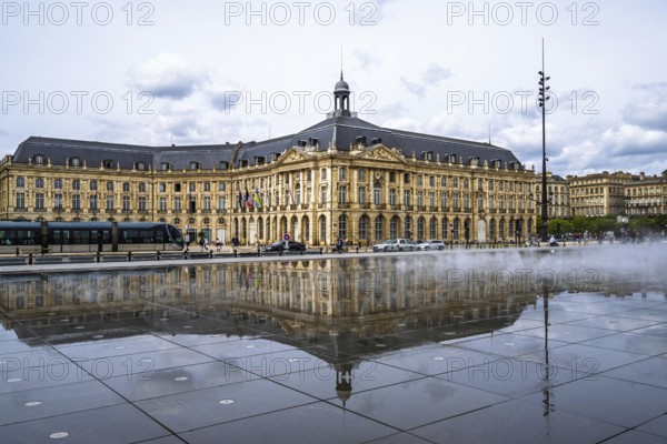 Miroir d'eau and Place de la Bourse, Bordeaux, Gironde, Nouvelle-Aquitaine, France