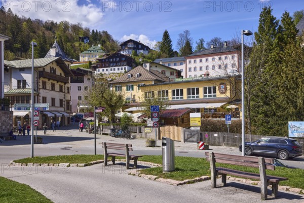 Historic old town, long shot, general architecture, historic buildings, lawn, lantern, mountain