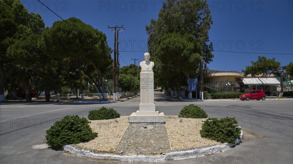 Paris Roussos, Fighter for unification with Greece, A roundabout with a bust in the centre,