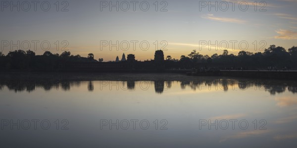 Angkor Wat, sunrise, Angkor, UNESCO World Heritage Site, Siem Reap, Cambodia, Indochina, Southeast