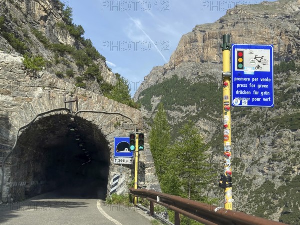 Demand traffic light in front of Galleria Diroccamento tunnel from 1928 on south-west ramp