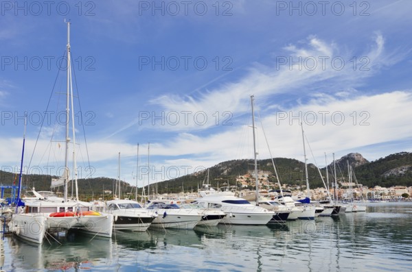 Yachts and sailing boats in the harbour, Port d'Andratx, Majorca, Balearic Islands, SpainFalaise