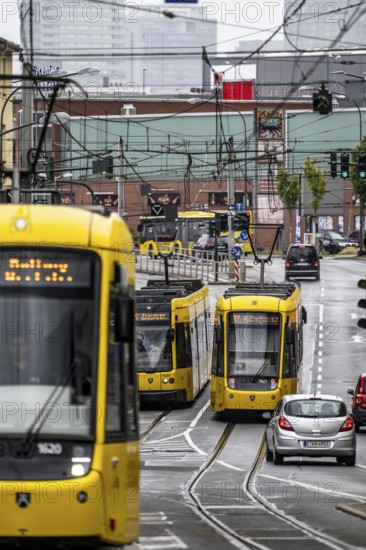 Ruhrbahn tram, on Altendorfer Straße, intersection Helenenstraße, in Essen, rush hour, traffic,