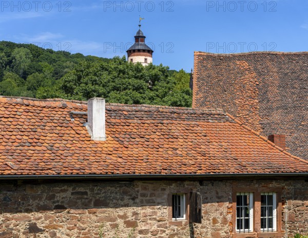 The old town centre with half-timbered houses, church towers and remains of the town wall in