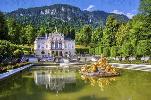 Water parterre with golden fountain and the front view of Linderhof Palace, Ettal, Ammertal, Upper