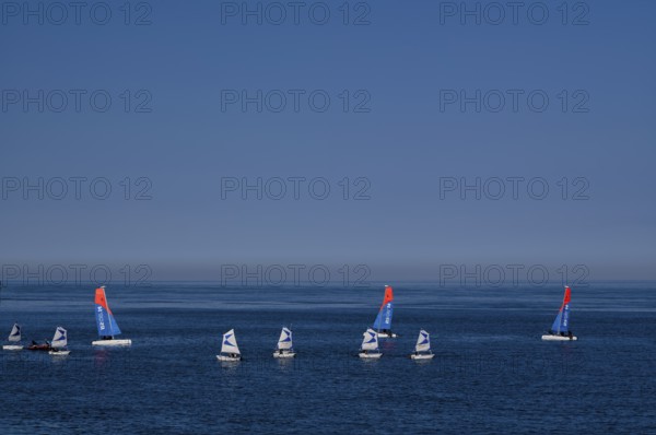 Sailing school, sailing boats, optimists, Étretat, sea, cliffs, cliffs, chalk cliffs, alabaster