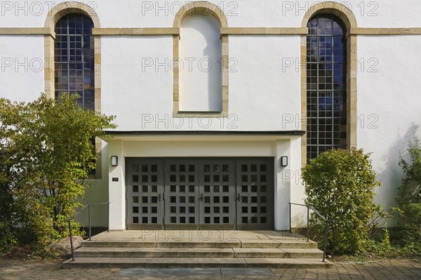 Protestant church, church, sacred building, church square, entrance, doors, detail, window,