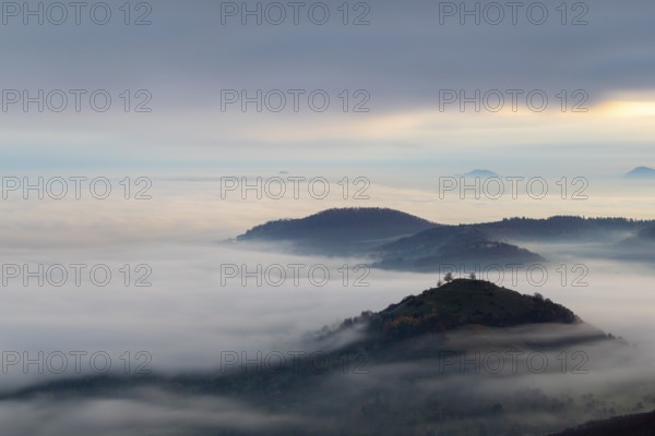 Inversion weather, fog, dawn, autumn, view from Breitenstein to Limburg, Ochsenwang, Swabian Jura,