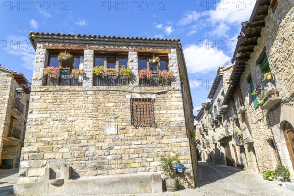 Historic buildings medieval village of Ainsa, Aínsa-Sobrarbe, Huesca province, Aragon, Spain -