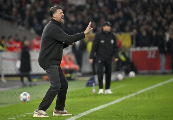 Coach coach Sandro Wagner FC Augsburg FCA gesture on the sidelines behind coach Sebastian Hoeness
