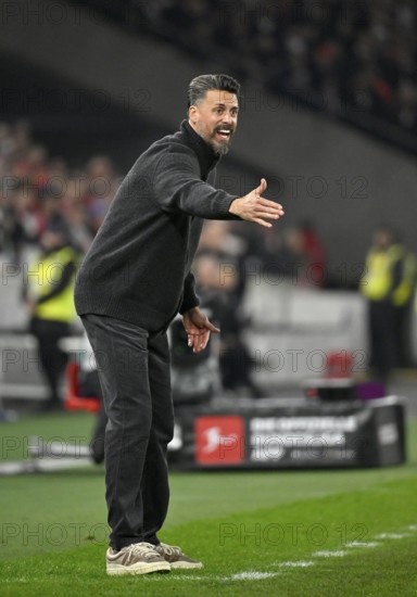 Coach coach Sandro Wagner FC Augsburg FCA gesture on the sidelines VfB Stuttgart MHPArena, MHP