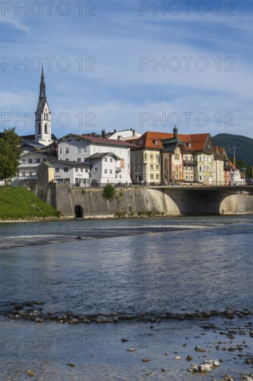 Old town with church of St. Mariä Himmelfahrt, river Isar, Bad Tölz, Upper Bavaria, Bavaria,
