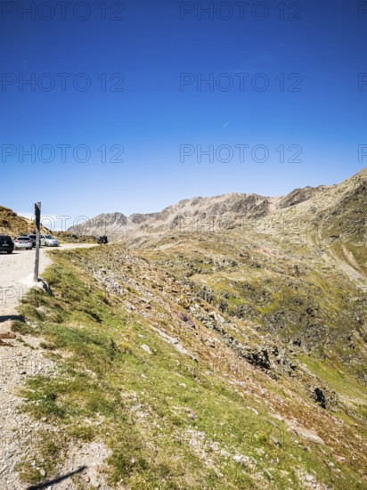 View of the high-alpine mountain landscape at the Timmelsjoch rest house on the border between