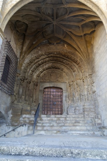 Iglesia de San Esteban, Romanesque church, medieval village of Sos del Rey Católico, Cinco Villas