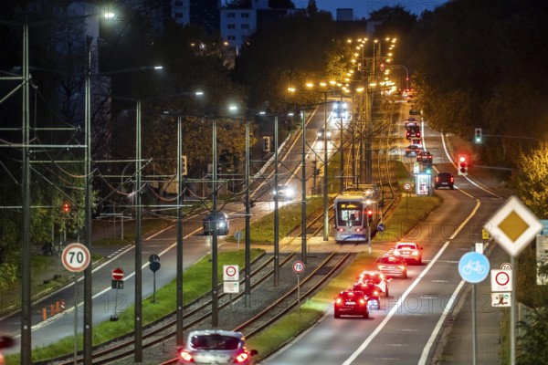 Bogestra tram, line 305, on the Wattenscheider Hellweg, tram line in the middle of the street,