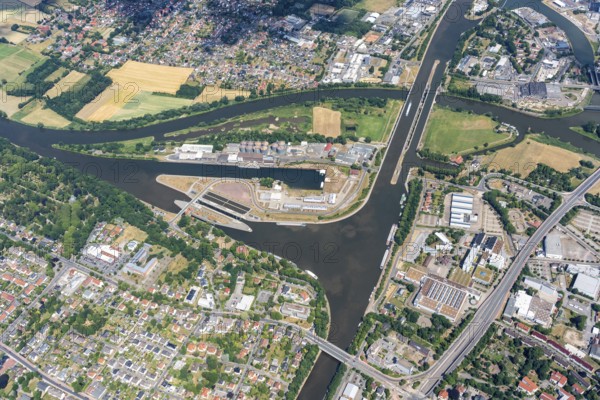 Wasserstraßenkreuz, Minden, Mittellandkanal, trough bridge, Weser, inland shipping, logistics,