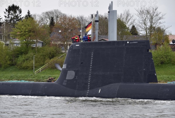 Warship, submarine, submarine TKMS Submarine 01 sails in the Kiel Canal, Schleswig-Holstein,