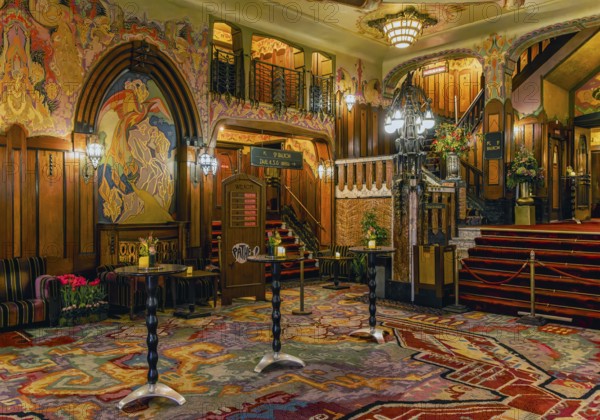 Foyer of the Tuschinski Theatre, Pathé Tuschinski, traditional cinema in the Art Deco style of the