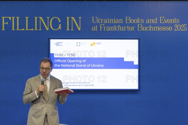 Minister of State for Culture Wolfram Weimer (non-party) and the Ukrainian Ambassador to Germany,