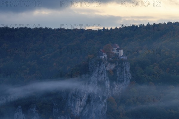 View from the Knopfmacherfelsen to Bronnen Castle, limestone rock, rock face, mixed forest, autumn