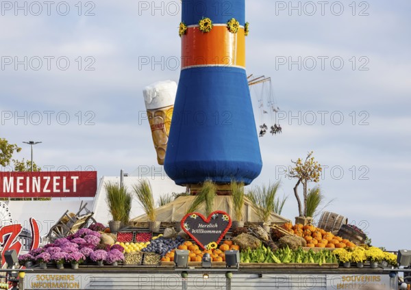 Fruit column with ripe crops. The 178th Cannstatter Volksfest on the Wasen attracted 4.2 million