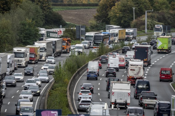 Traffic jam on the A3 motorway between the Hilden junction and the Mettmann junction, view to the