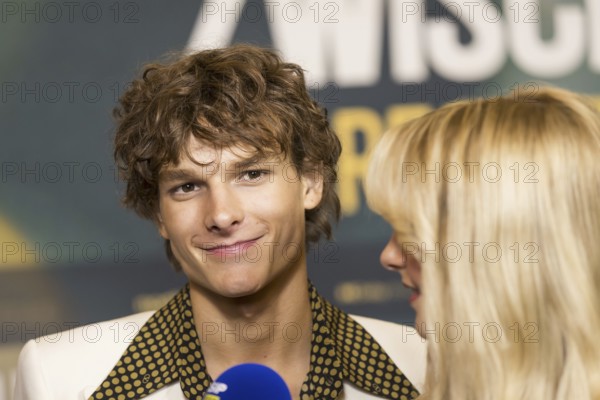 Mason Thames on the red carpet for the special screening of All das Ungesagte zwischen uns -