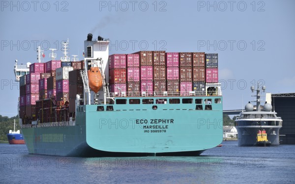 Superyacht COSMOS and container ship ZEPHYR meet in the Kiel Canal, Kiel Canal, Kiel Canal,