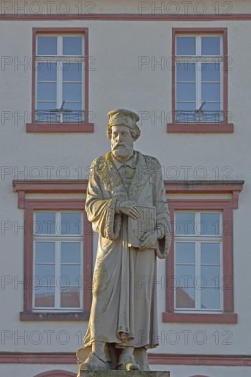 Schöffer monument, Peter Schöffer first bookseller, publisher, entrepreneur of book printing,