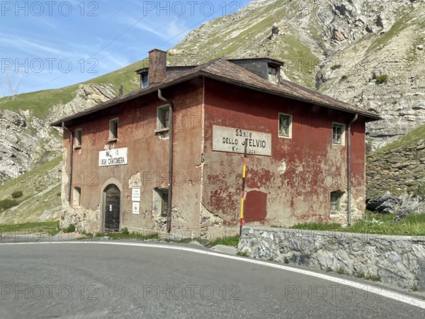 Second house Seconda Casa Cantoniera on the road sulla S.S.38 dello Stelvio to from Bormio on west