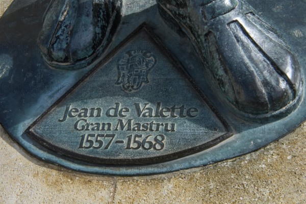 Inscription on base of bronze statue of Jean Parisot de la Valette, Grand Master of the Order of