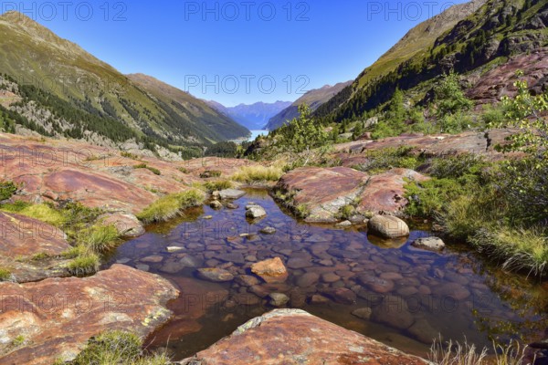 Hiking area above the Faggenbach in the Kaunertal, in the background the Kaunertal reservoir, in