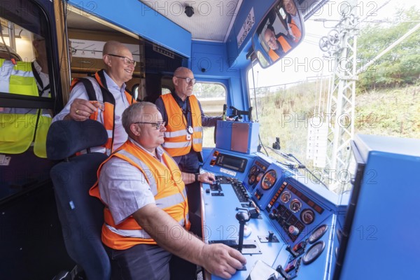 First test run on the new line between Wendlingen and the airport. Train driver Thomas Kayser with